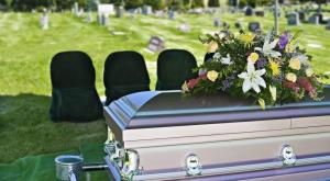 Сон „погребна поворка“ Сонувам како се приближува погребна поворка