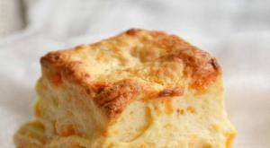 Lor bisküvi: yemek tarifleri Süzme peynirli bisküvi