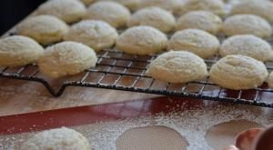 Bademli kurabiye nasıl yapılır: yemek tarifleri, fotoğraflar